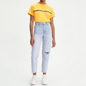 Levi's Light Wash Mom Jean Size 28